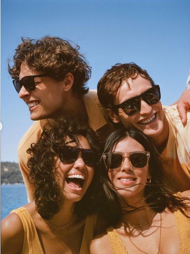 Lensa kacamata photocromic outdoor Luminix yang berubah gelap secara otomatis saat terkena sinar matahari